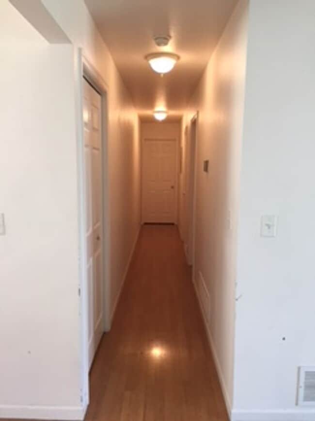 Building Photo - NOR1115