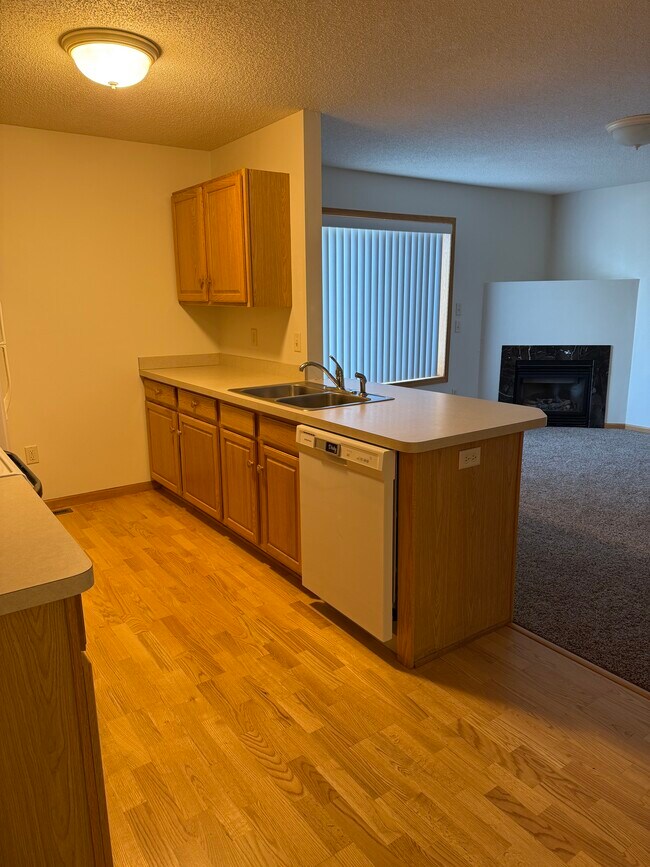 Building Photo - 5293 Manchester Dr