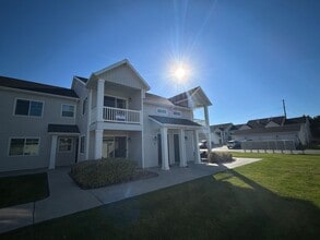 Building Photo - 479 S 2500 W