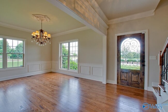 Building Photo - 4905 Saddle Ridge Dr SE