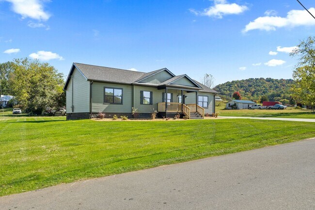 Foto del edificio - 105 Bishop Hollow Rd