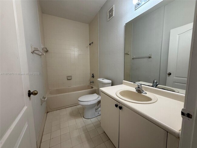 Foto del edificio - 1666 SE 27th Ct