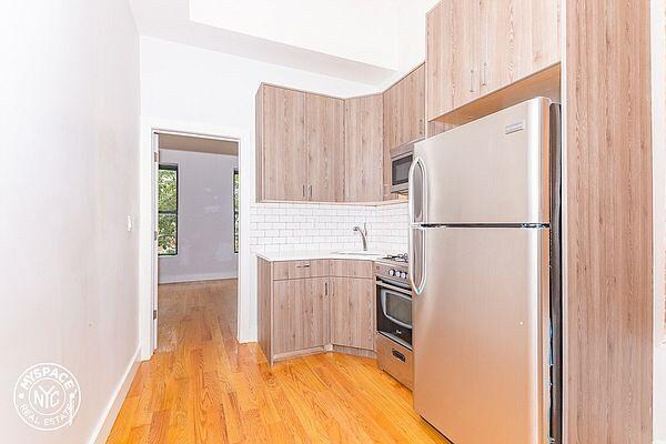 Foto del edificio - 487 Chauncey St