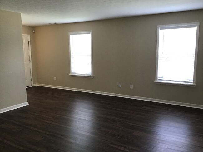 Building Photo - 804 Aerostar Court