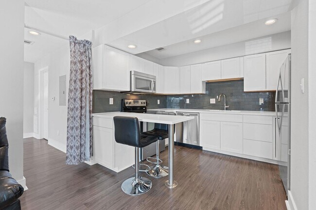 Foto del edificio - 935 La Posada Dr