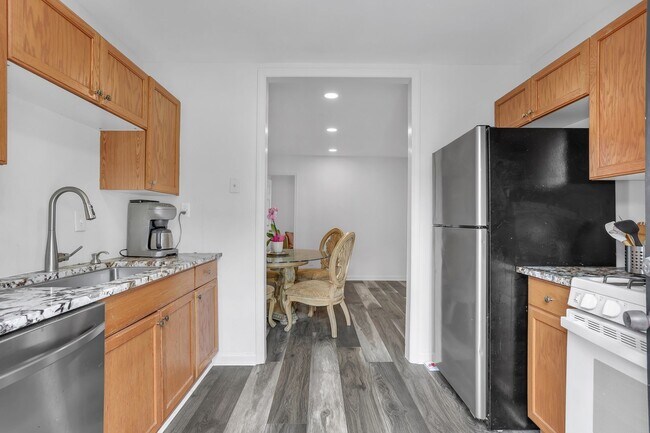 Building Photo - Brookhaven’s Most Desirable Neighborhood