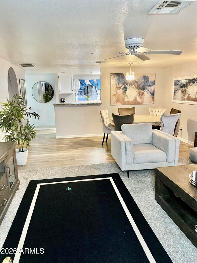 Foto del edificio - 7902 E Wood Dr