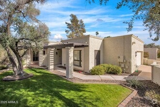 Building Photo - 4624 E Winston Dr