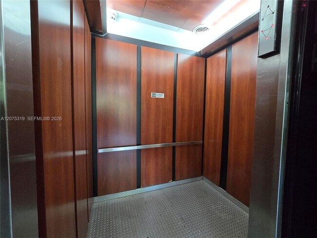 Building Photo - 6940 Miami Gardens Dr