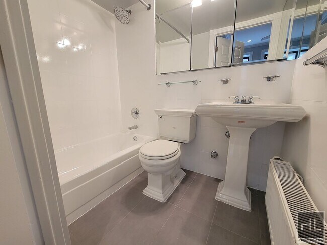 Foto del edificio - E 13TH ST.