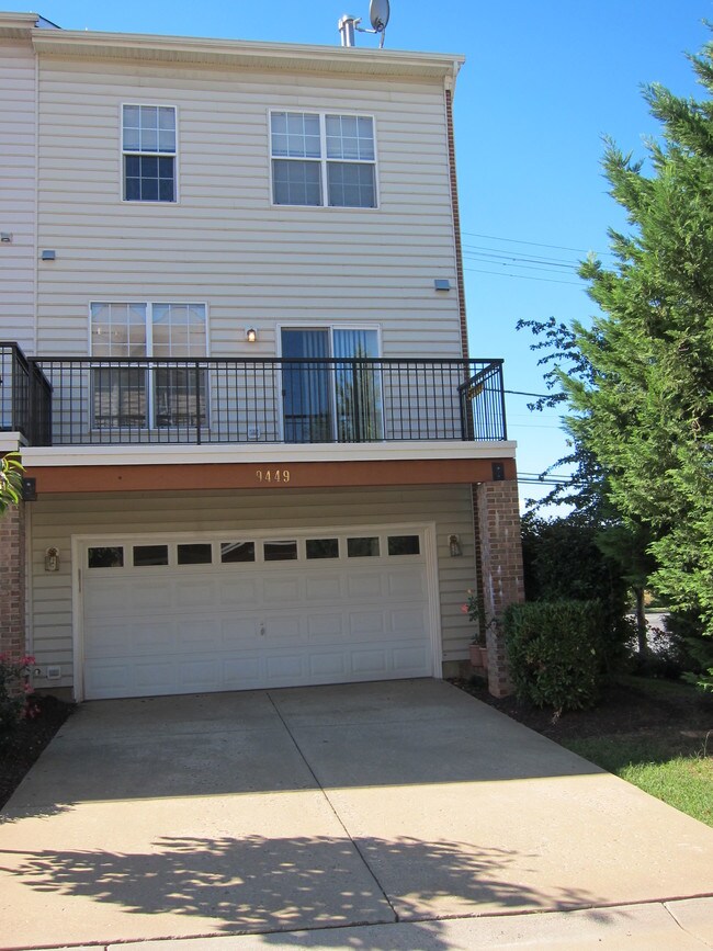 Building Photo - 9449 Fields Rd