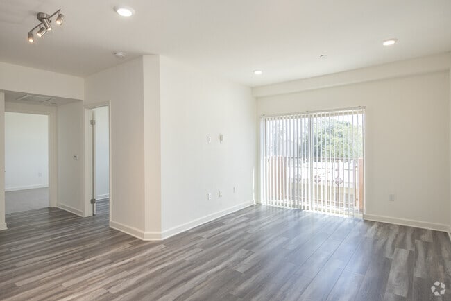 2BR, 1BA - 797SF - Now Leasing @ Archwood Court Apartments