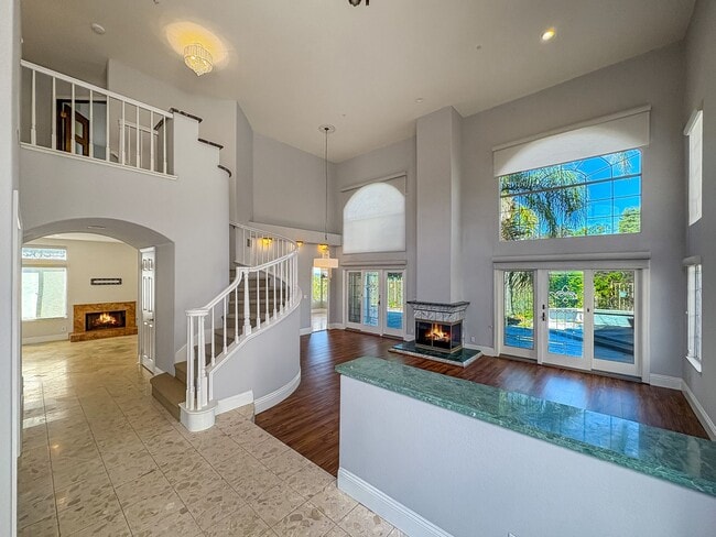 Building Photo - Spacious 4B/3BA Home with Scenic Views and...