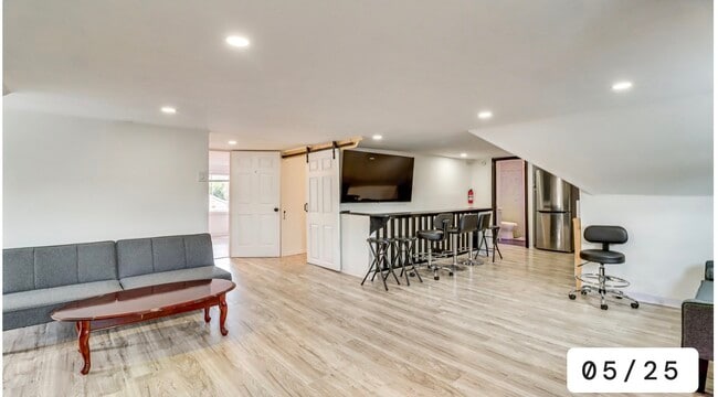 Foto del edificio - 1724 W Main St