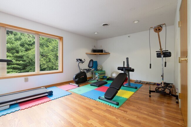 Foto del edificio - Pine Ridge Apartment Homes - 135 Marcou Rd...