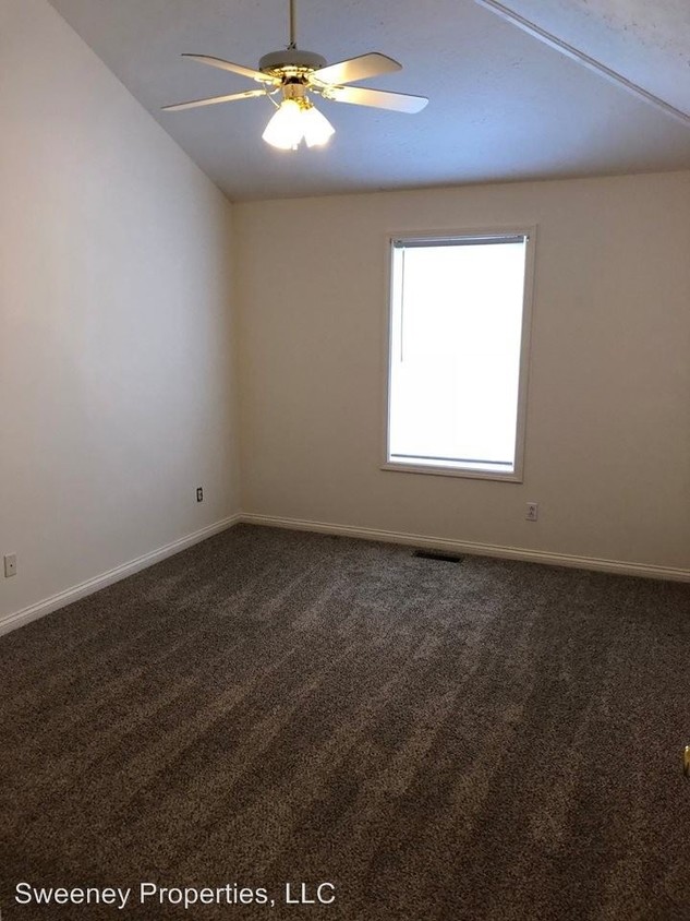 Foto del edificio - 220-258 Pinnacle Ct