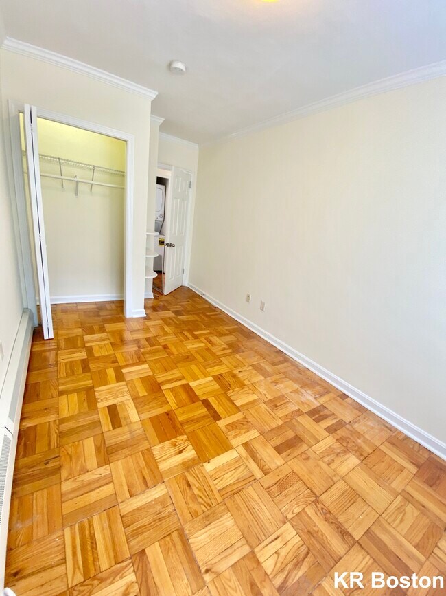 Foto del edificio - 136 Thornton Rd