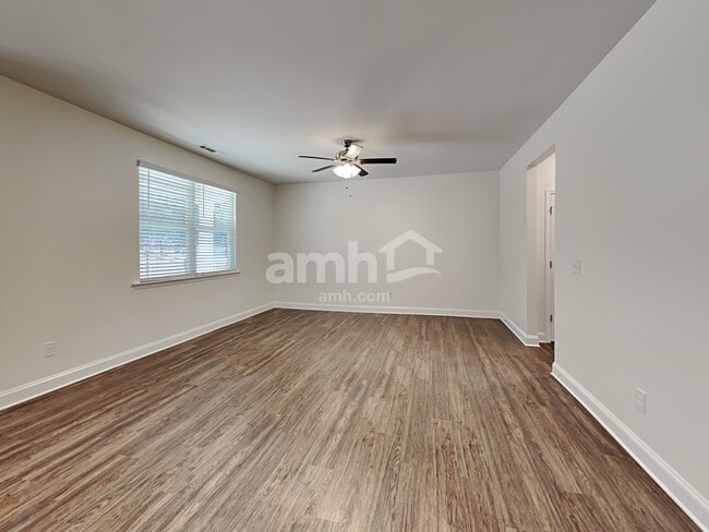 Building Photo - 3283 Oakfields Rd