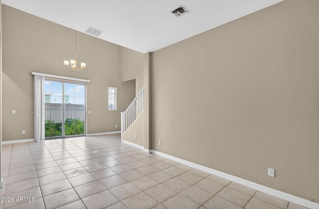 Foto del edificio - 1367 S Country Club Dr