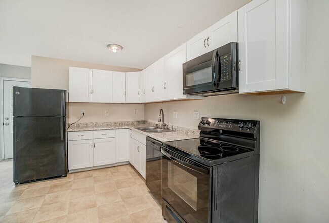 Building Photo - 3422 Fir Tree Ln