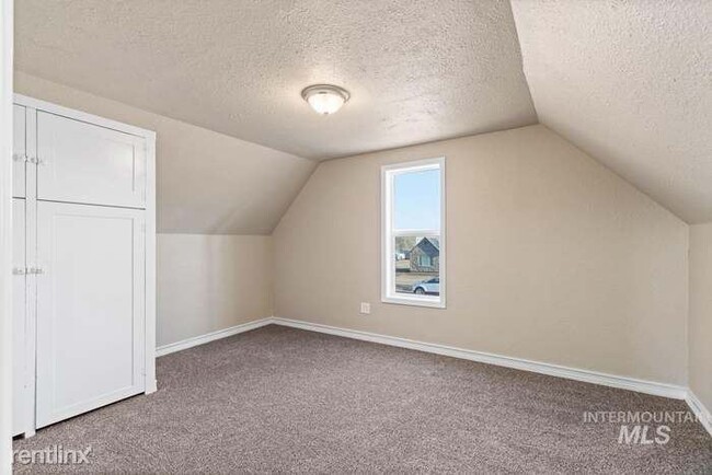 Building Photo - 4 br, 1 bath House - 112 E Belmont St