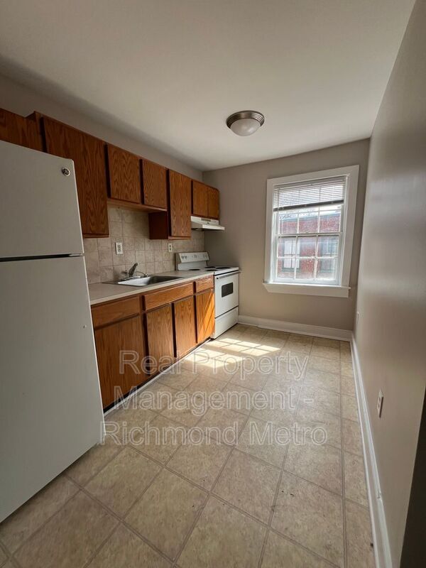 Foto del edificio - 500 W Marshall St