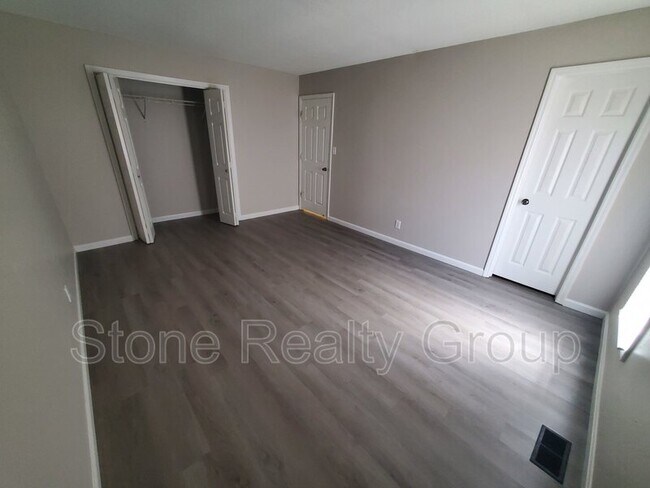 Foto del edificio - 3351 E Margaret Ave