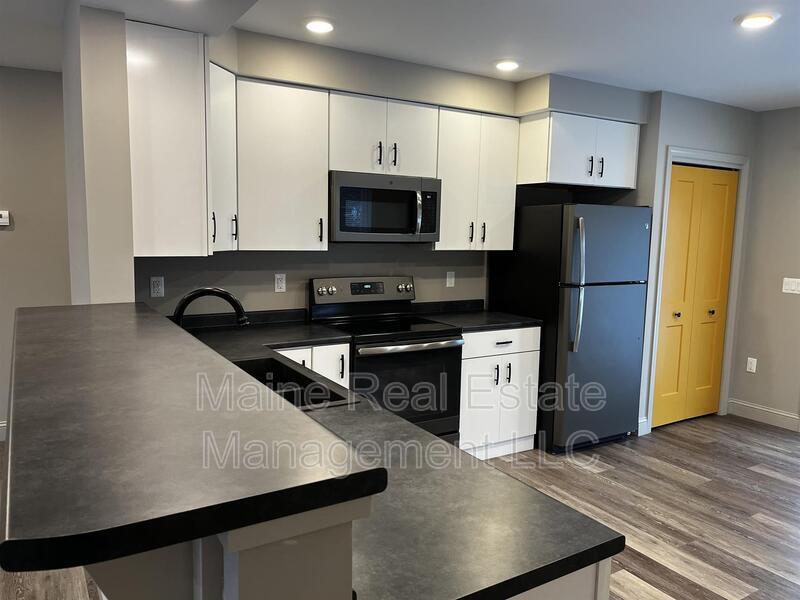 18 Hanover Pl Unit Apt. 2, Brewer, ME 04412 Condo for Rent in Brewer