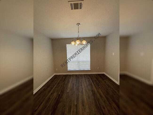 Building Photo - 2221 Dorchester Dr Little Rock AR 72204