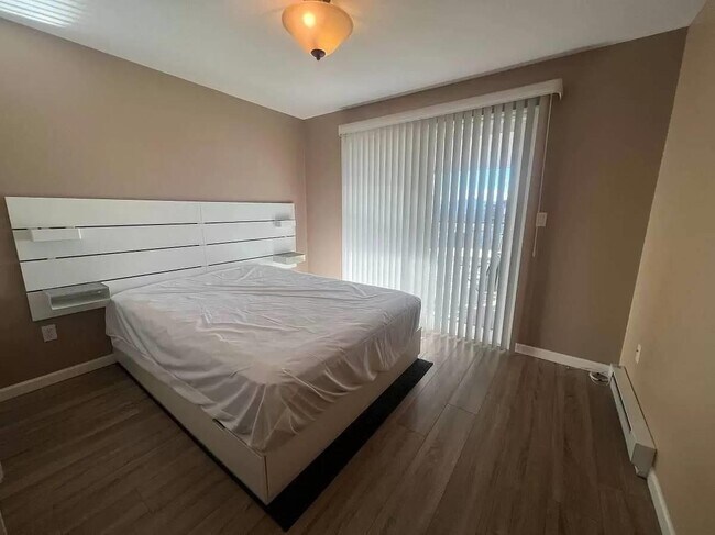 Photo du bâtiment - 33150 4 Ave