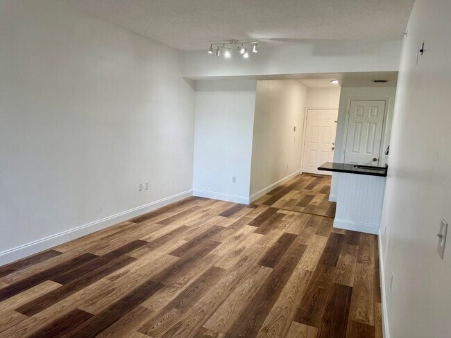 Foto del edificio - 2080 Greenview Shores Blvd