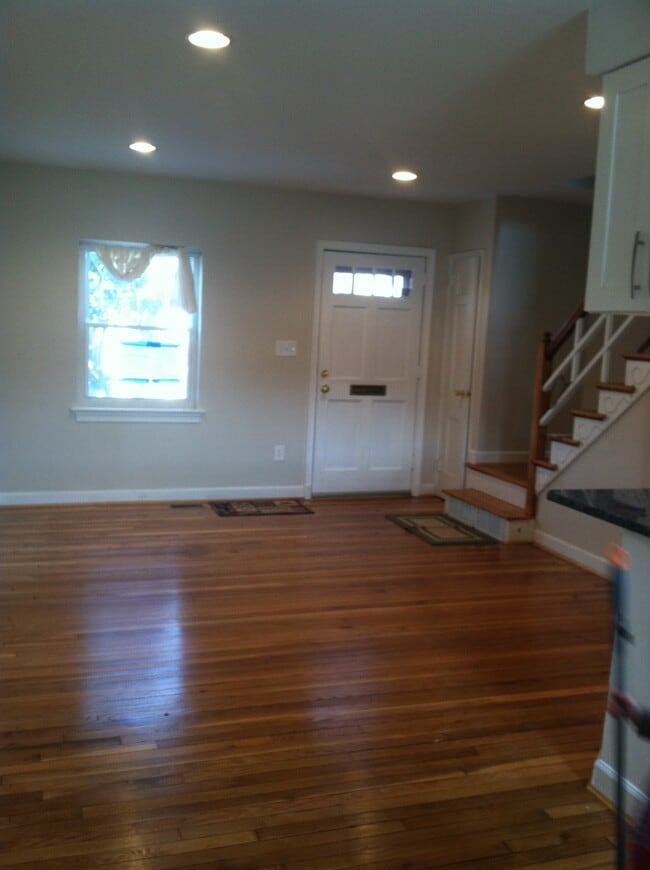 Building Photo - 321 Mount Vernon Ave