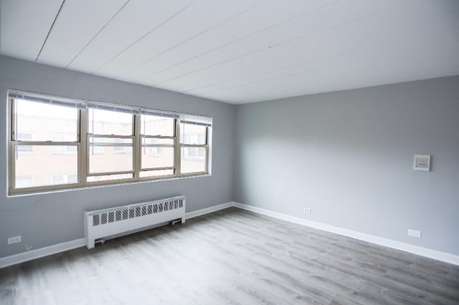 Photo - 5649 N Christiana Ave Apartment