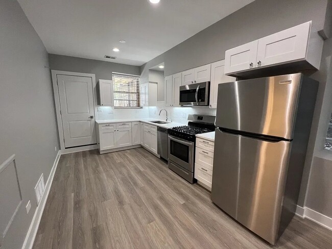 Photo - 1227 W Ohio St Apartment