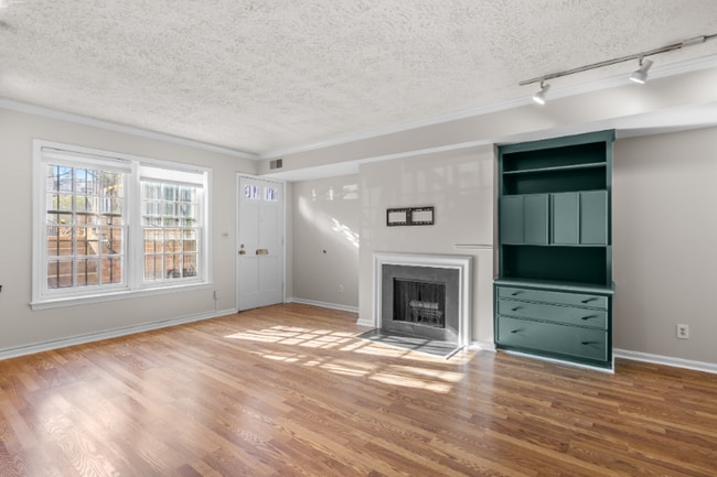 Photo - 1957 1/2 Calvert St NW Apartment