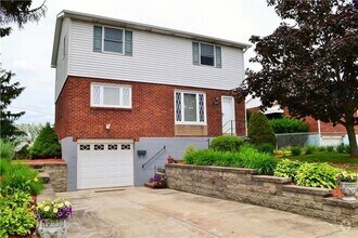 Building Photo - 301 Meadowlark Ln