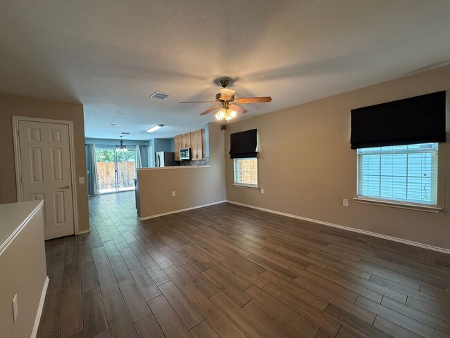 Building Photo - WELL KEPT 3/2 IN MCKINNEY PARK