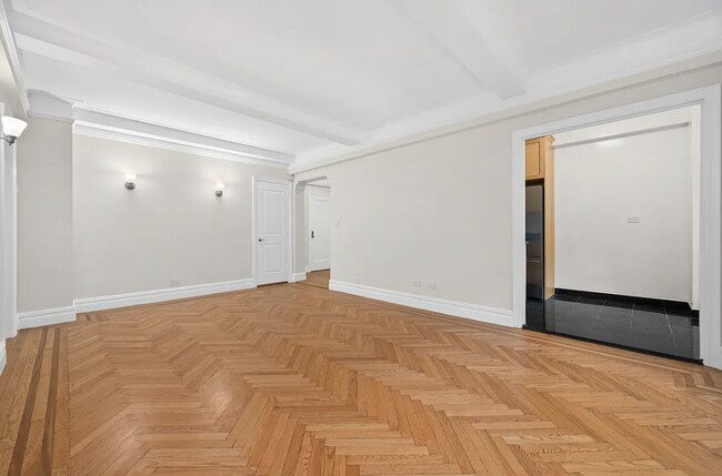 COMMON AREA - 34 E 67th St