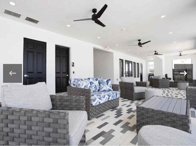 Foto del edificio - 5810 Freshwater Cyn Dr