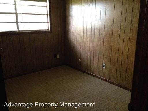 Building Photo - 605 5th Ave