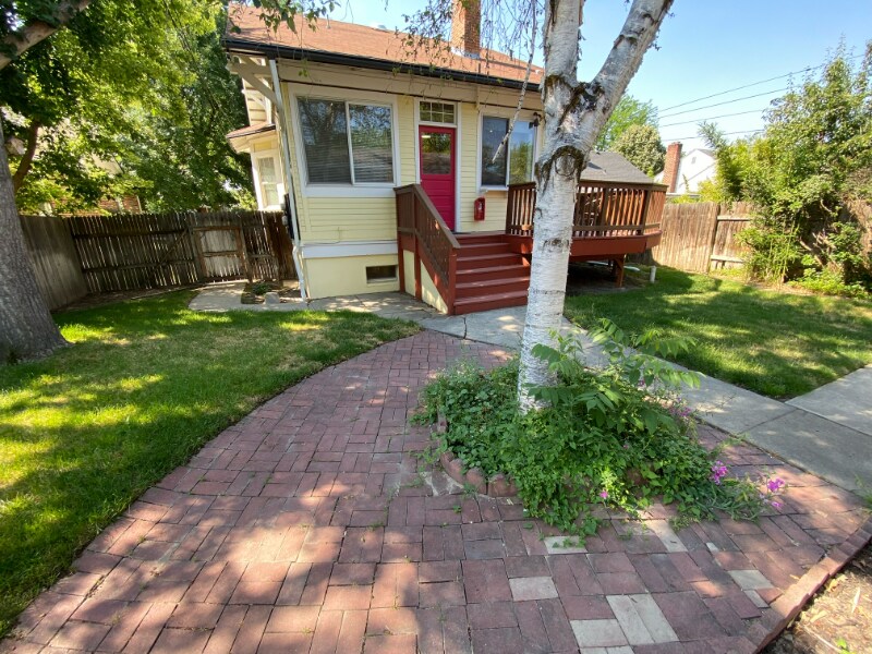 Primary Photo - 2506 W Woodlawn Ave
