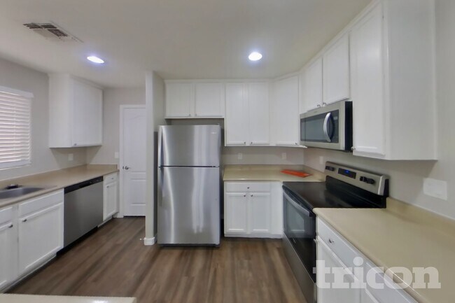 Foto del edificio - 12922 W Fleetwood Ln