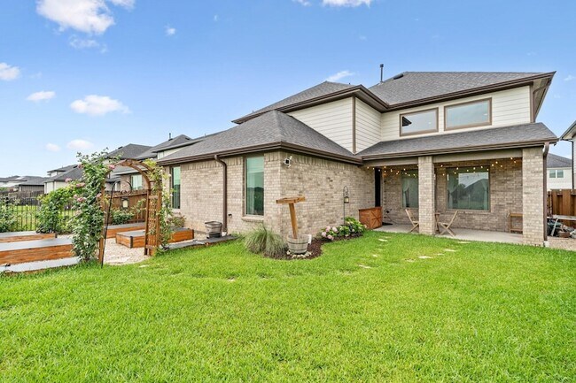 Building Photo - 29335 Red Rocks Pk Dr