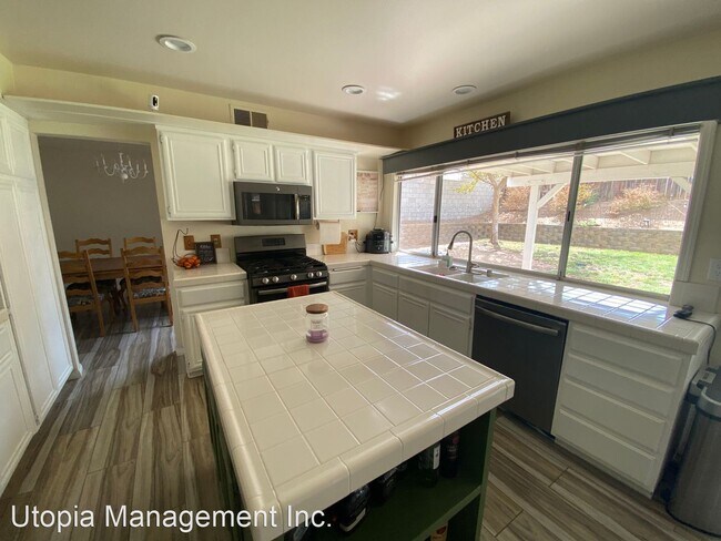 Building Photo - 4 br, 3 bath House - 2732 Dearborn Ave.