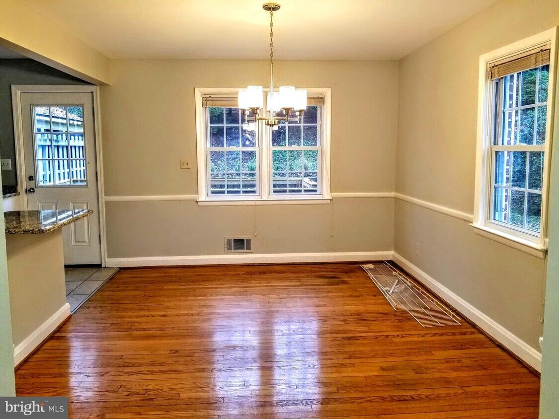 Foto principal - 8230 Jeffers Cir
