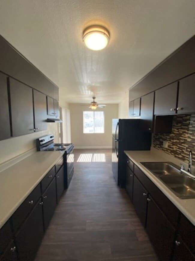 Building Photo - Chandll Apartments