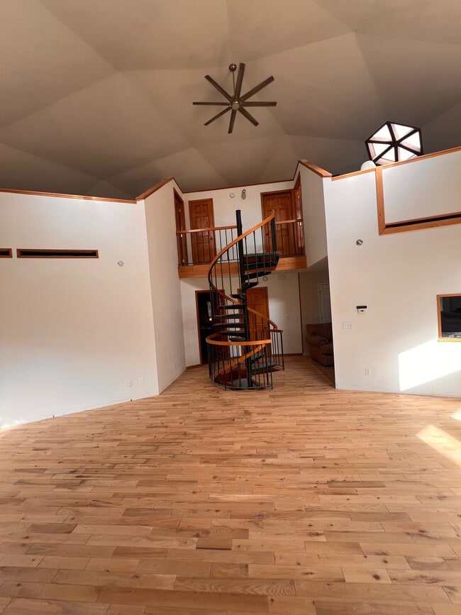 Building Photo - 443 Rider Rd