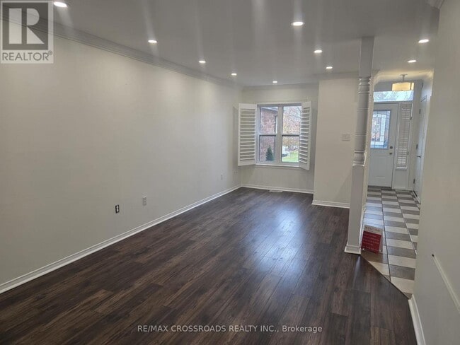 Building Photo - 25 Fry Crescent