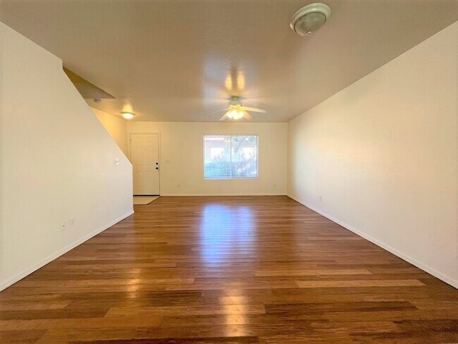 Foto del edificio - Two bdrm Townhome for RENT in Paradise Val...