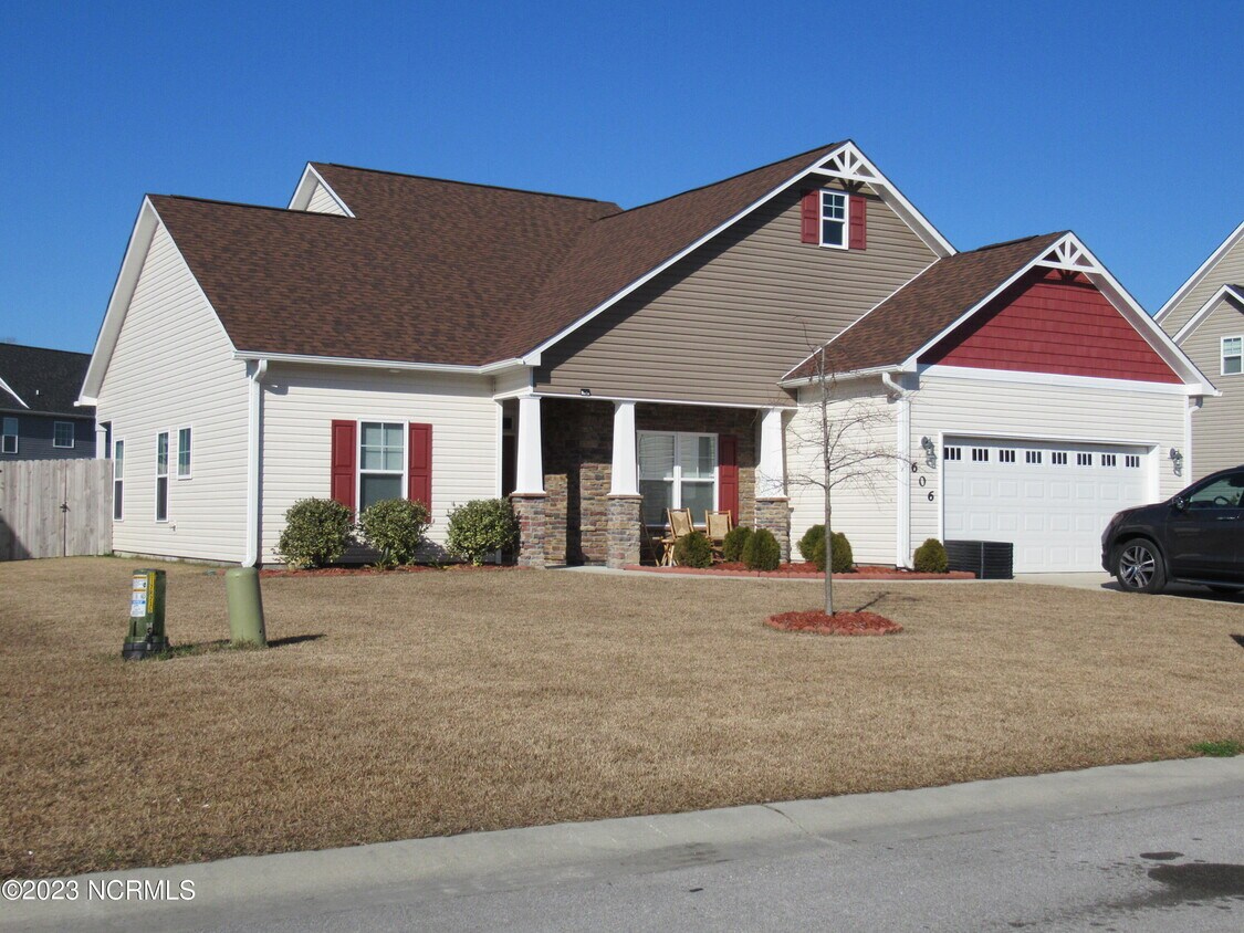 606 Drummond Grove Ln, Jacksonville, NC 28546 House for Rent in